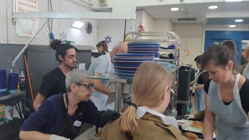 Avec près de 1 Israélien sur 5 sous le seuil de pauvreté, Tel Aviv a aussi ses "Restos du cœur". Ici, le centre La Sova de la capitale.