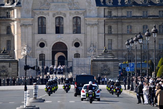 Le passage du cortège pour l'hommage national à Cédric de Pierrepont et Alain Bertoncello