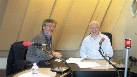 France Musique, studio 152... Arnaud Merlin, producteur & George Benjamin, compositeur, pianiste et chef d'orchestre ©Radio France - Annick Haumier / RF