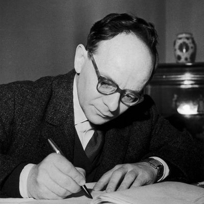 Henri Alleg, sympathisant du Front de Libération Nationale (FLN), mouvement de lutte pour l'indépendance de Algérie pendant la guerre d'Algérie, Moscou, 1962