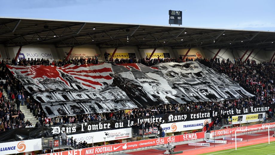 Les supporters de l'ASNL au stade Picot.