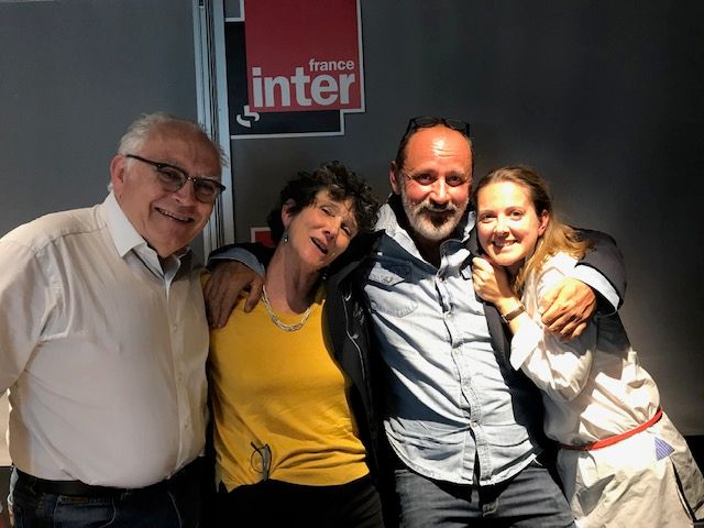 Vous Les Femmes, de g. à d. : Albert Algoud, Isabelle Autissier, Daniel Morin, Charline Vanhoenacker