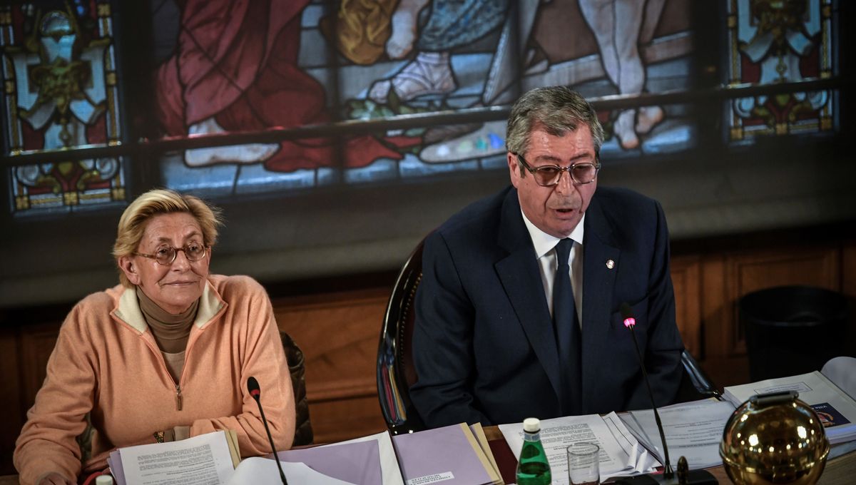 Balkany Les Guignols De L Info Les Balkany attendus au tribunal