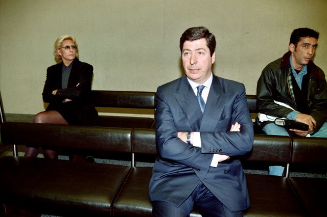 Patrick Balkany et son épouse Isabelle comparaissent devant le tribunal correctionnel de Nanterre, le 19 mars 1996, pour l'utilisation d'employés municipaux à des fins personnelles.