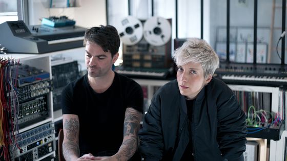 Apollo Noir et Jeanne Added, "Twist Of Men" - Control Random