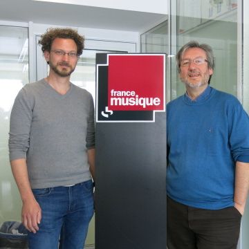 France Musique, studio 451... Le compositeur Sébastien Béranger & Arnaud Merlin, producteur de l'émission (g. à d.)