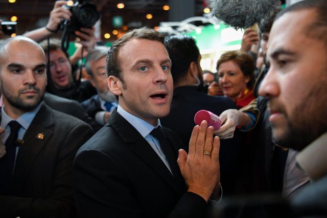 Emmanuel Macron au salon du livre de Paris, en mars 2017.