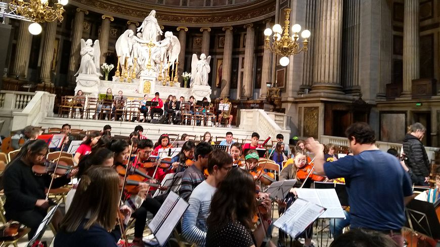 L'orchestre franco-sud-américain pendant l'une des répétitions avant le concert pour le climat