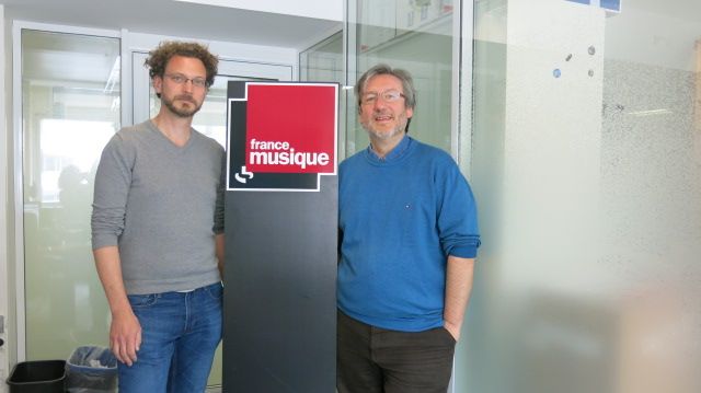 France Musique, studio 451... Le compositeur Sébastien Béranger & Arnaud Merlin, producteur de l'émission (g. à d.)