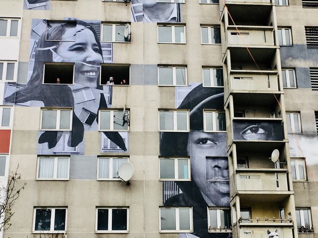 Depuis le 22 mai 2018, les 26 membres du Conseil Présidentiel des Villes se réunissent régulièrement et planchent sur des mesures concrètes permettant d'améliorer la vie des habitants des quartiers populaires. Ici, la cité des 4000 à La Courneuve