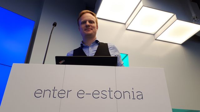 Tobias Koch, responsable de la communication pour le E-Estonia briefing Center