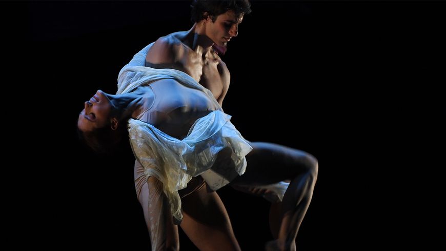 Dorothée Gilbert et Mathieu Ganio du Ballet de l'Opéra de Paris interprètent "Tristan et Isolde" au 10e Festival international des arts de Sochi.