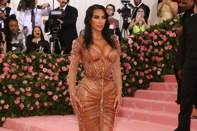Gala du Met 2019 : Kim Kardashian dans une robe Mugler très près du corps