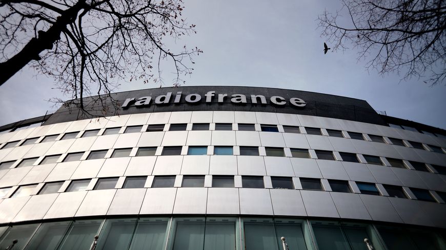 Maison de la radio, vue depuis le pont de Grenelle.