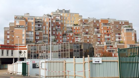 Quartier pyramides à Evry ©AFP - STEPHANE DE SAKUTIN