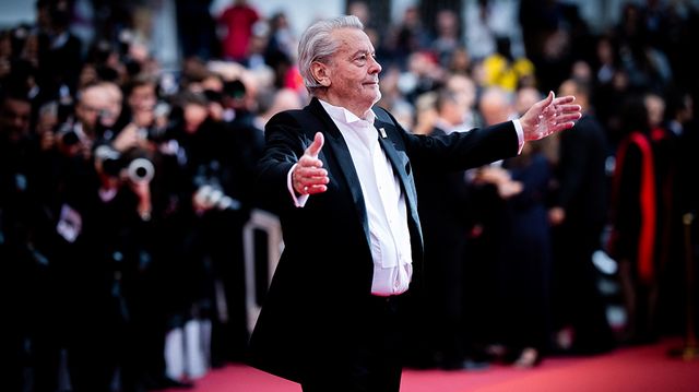 Alain Delon sur le tapis rouge du festival de Cannes