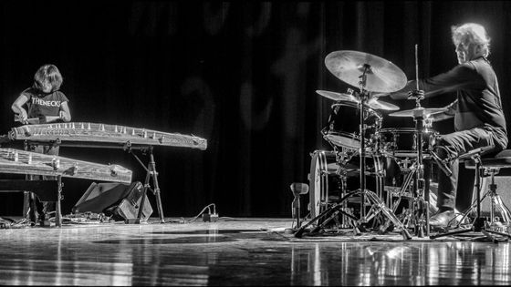 Michiyo Yagi et Tony Buck au festival Musique Action 2019 - Gérard Rouy
