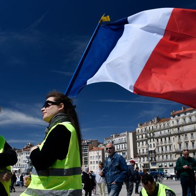 Manifestantes Gilets Jaunes lors de l'acte 24 de mobilisation nationale, le 27 avril 2019, à Marseille