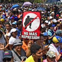Paula Vásquez Lezama, sociologue et anthropologue au CNRS, pour son livre "Pays Hors Service, Venezuela : de l’utopie au chaos" chez Buchet-Chastel.