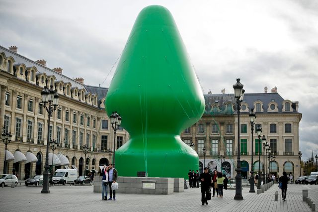 "Tree" de Paul McCarthy, installé en 2014 place Vendôme.