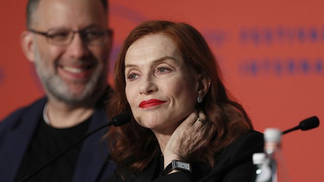 Isabelle Huppert et Ira Sachs pendant la conférence de presse