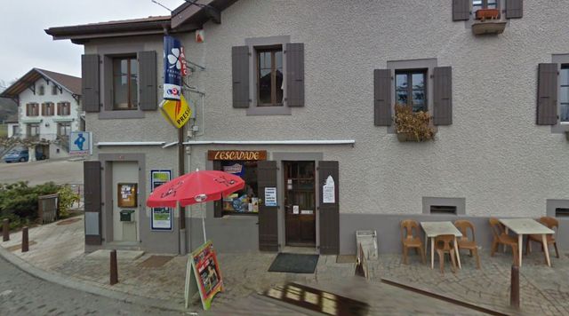 L'ancien bar-tabac de Daniel Forestier, L'escapade (Lucinges, Haute-Savoie), ici en 2011.