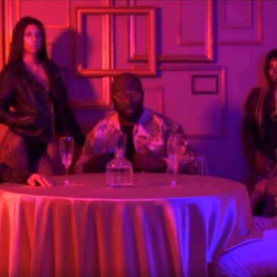 Barack Adama et Haristone dans "Sers-moi un verre" (Capture YouTube)
