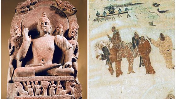Bouddha en grès rouge du 1er siècle, après JC, trouvé à Mathura, dans l'Uttar Pradesh (Musée National New Delhi) / Détail peinture murale, Zhang Qian au départ de son expédition en Asie centrale de -139 à -126 (grottes de Mogao, 618-712) - A. Hornak / Corbis via Getty Images/Wikicommons