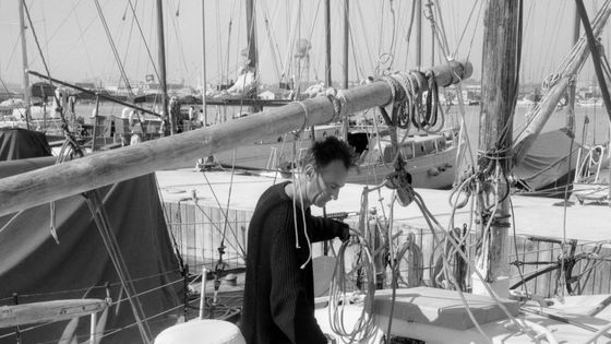 Le navigateur Bernard Moitessier prépare, le 15 mars 1969, son bateau, le "Joshua" avant le départ de la course autour du monde sans escale. ©AFP - AFP PHOTO