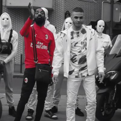 Zikxo - Loin d’eux feat. DA Uzi