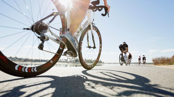 Le cyclisme parmi les épreuves de Triathlon ©Getty - Hero Images