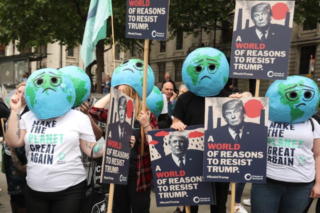 Les Anglais manifestent contre la visite de Trump mardi midi à Londres