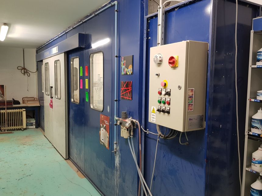 Un cabine de peinture pour les accordéons, comme pour l'industrie automobile ! - Radio France