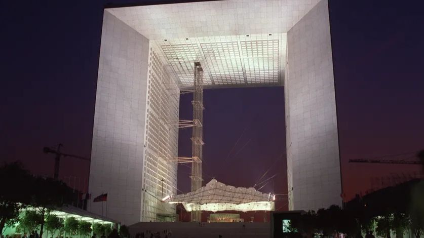 La Grande Arche de nuit