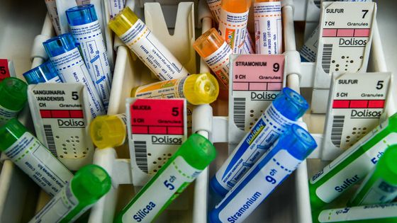 La Haute autorité de santé (HAS) publiera son avis définitif le 28 juin 2019 sur le déremboursement des granules homéopathiques. ©AFP - Philippe HUGUEN / AFP