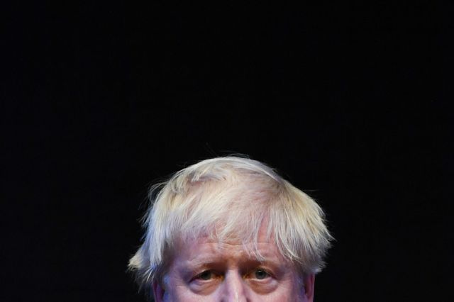 Depuis qu'il fait de la politique, Boris Johnson tente de discipliner ses cheveux