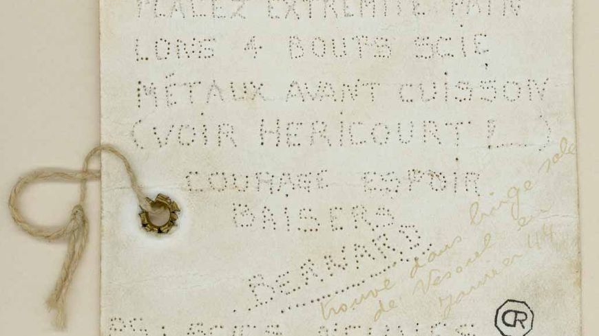 Bernard Maître, résistant, arrêté le 20 décembre 1943 et enfermé à la prison de Vesoul. Message réclamant du matériel pour s’évader, écrit à la pointe d’épingle.