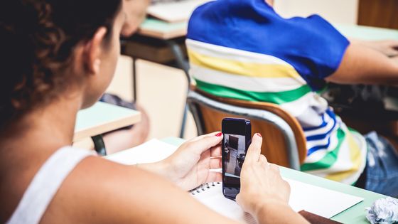 Harcèlement scolaire, quand les réseaux sociaux accélèrent le phénomène.... ©Getty - LeoPatrizi