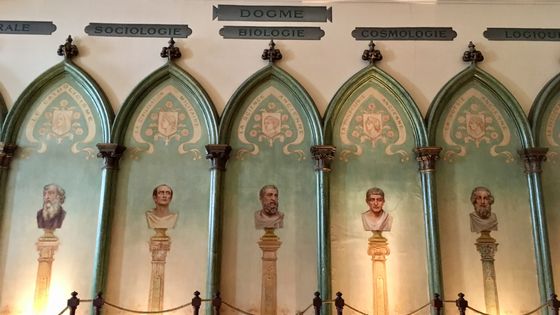 Dans la Chapelle de l’Humanité, temple positiviste conçu par Auguste Comte - Radio France