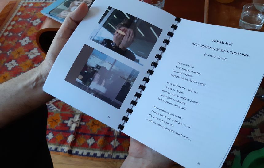 Thierry Cazals a réalisé un livret avec les poèmes écrits par des élèves lors d'un atelier d'écriture poétique.