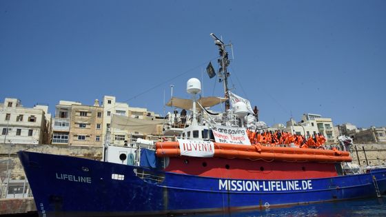 Le navire Lifeline, à quai dans le port de la Valette, à Malte ©AFP - Annette Schneider-Solis / dpa-Zentralbild / dpa Picture-Alliance