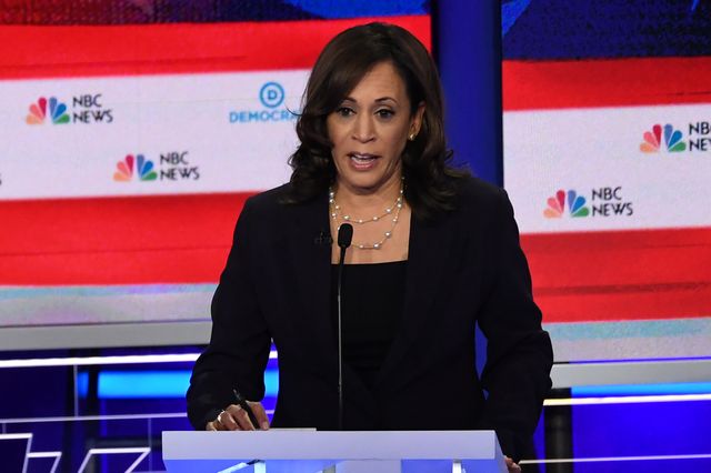 La sénatrice californienne Kamala Harris se détache lors du premier débat des primaires démocrates