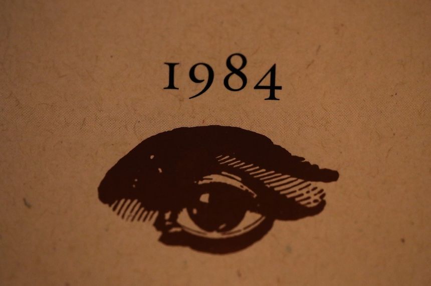 Couverture d'une édition du 1984 de George Orwell