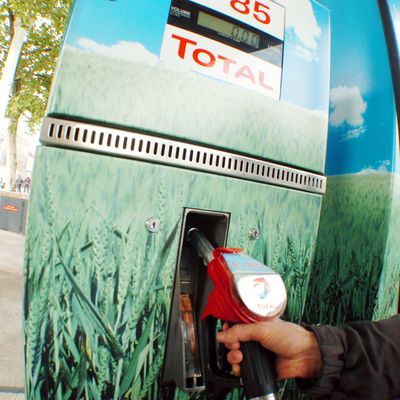 Pompe à biocarburant de Paris habillée de vert