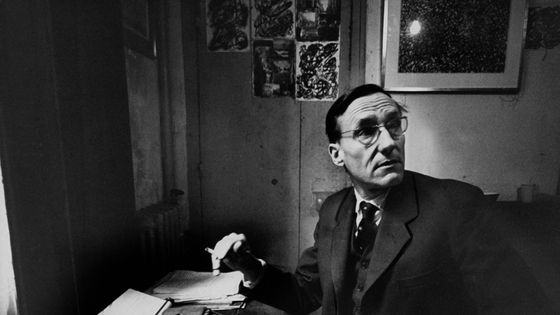 William S. Burroughs, écrivain américain de la "Beat Generation" devant sa machine à écrire. ©Getty - Loomis Dean/The LIFE Picture Collection/Getty Images