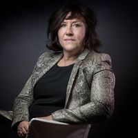 La journaliste et écrivaine, Raphaëlle Bacqué à Paris le 16 février 2016.