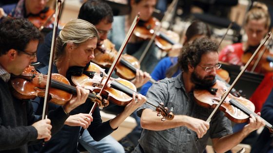 Musiciens de l'orchestre philharmonique de Radio France. Photo prise le 14 novembre 2014 à la maison de la radio. ©AFP - LOIC VENANCE