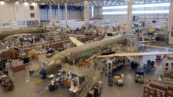 L' usine Airbus Bombardier sur le site d’assemblage final de Mirabel à Montréal, le 28 janvier 2019 ©Radio France - Sophie Delpont
