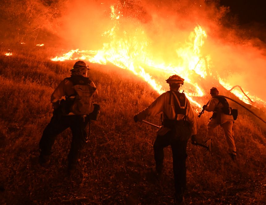Un pompier a été tué et 4 ont été blessés en 2018 dans le plus grand incendie qu'ait connu la Californie