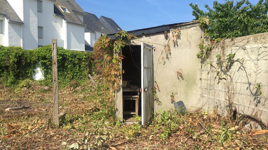 La cabane d'Isidore III au fond du jardin